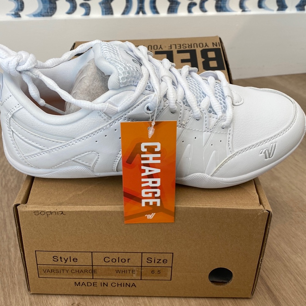Varsity BNIB Charge cheer cheerleading shoe 6.5